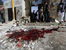Suicide bombers kill 'at least 25' in Yemen mosque on first day of Eid