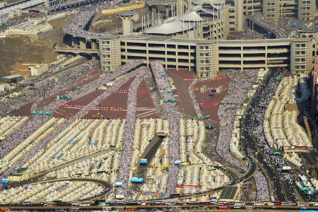 Hundreds of thousands of Muslim pilgrims make their way to cast stones at a pillar symbolizing the stoning of Satan in a ritual called 'Jamarat,' the last rite of the annual hajj