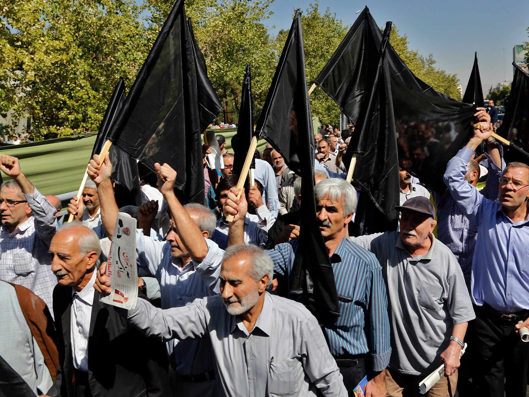 Thousands of protesters took to the streets in Tehran on Friday to condemn the Saudi government over the disaster