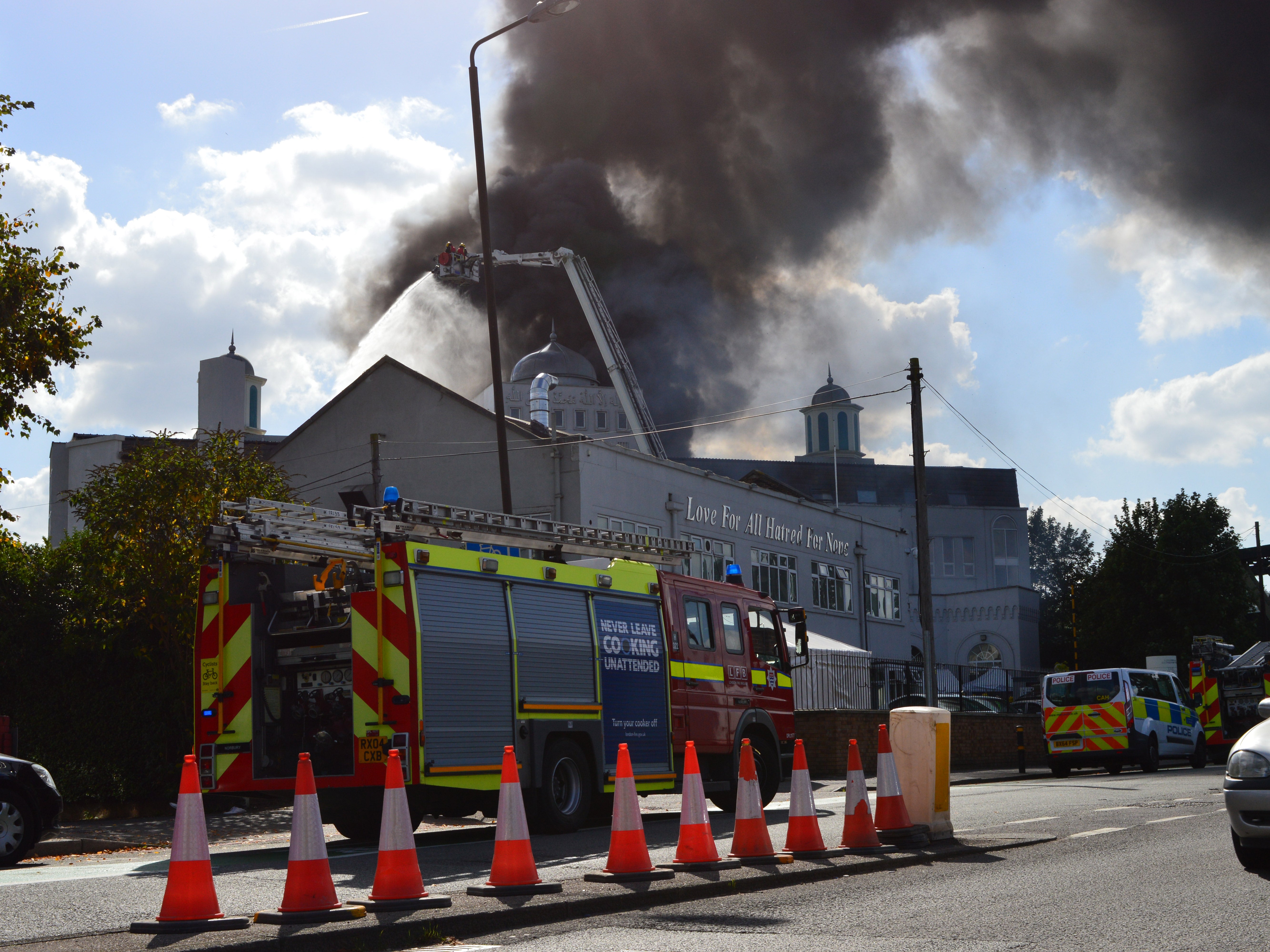 Fire at Baitul Futuh mosque in Modern