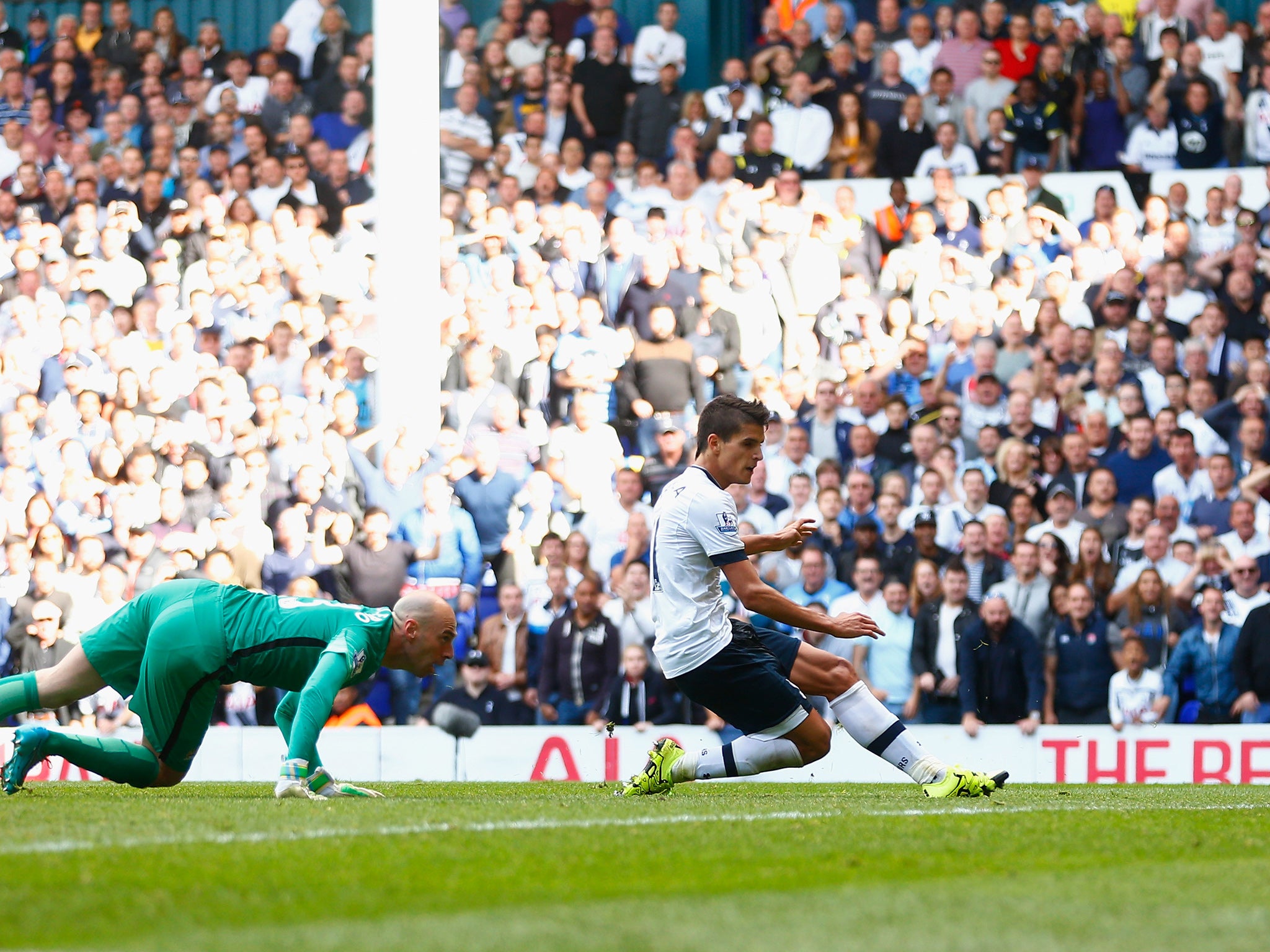 Erik Lamela scores Tottenham's fourth goal