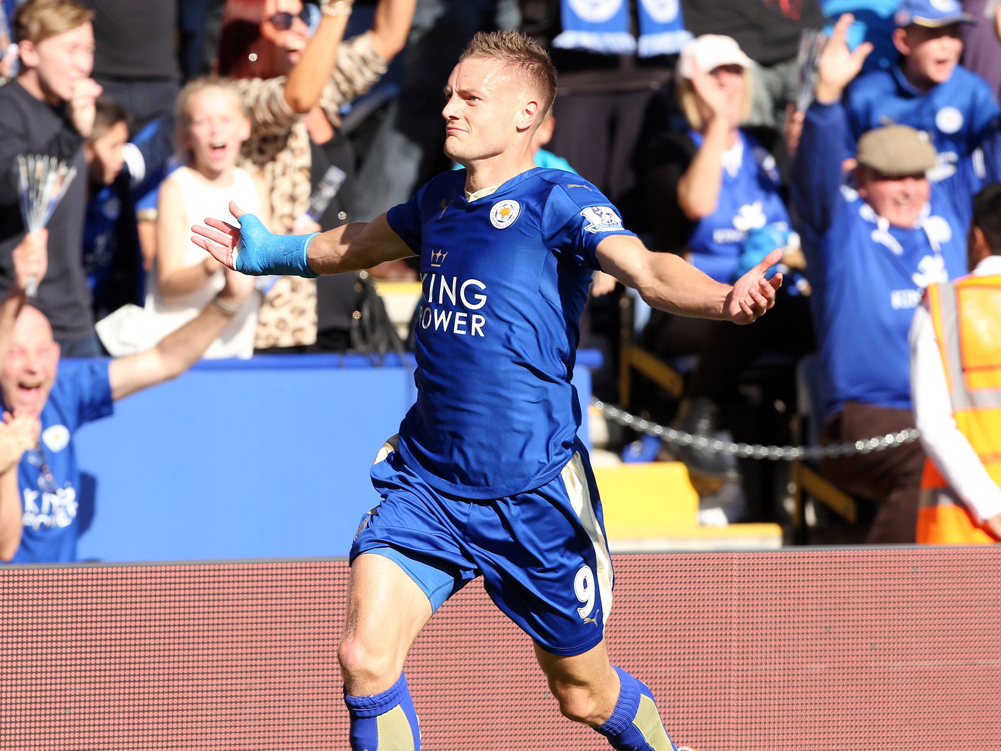 Jamie Vardy celebrates his opening goal