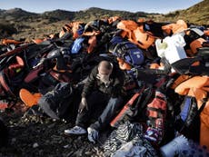 17 migrants killed after boat sinks off Turkish coast