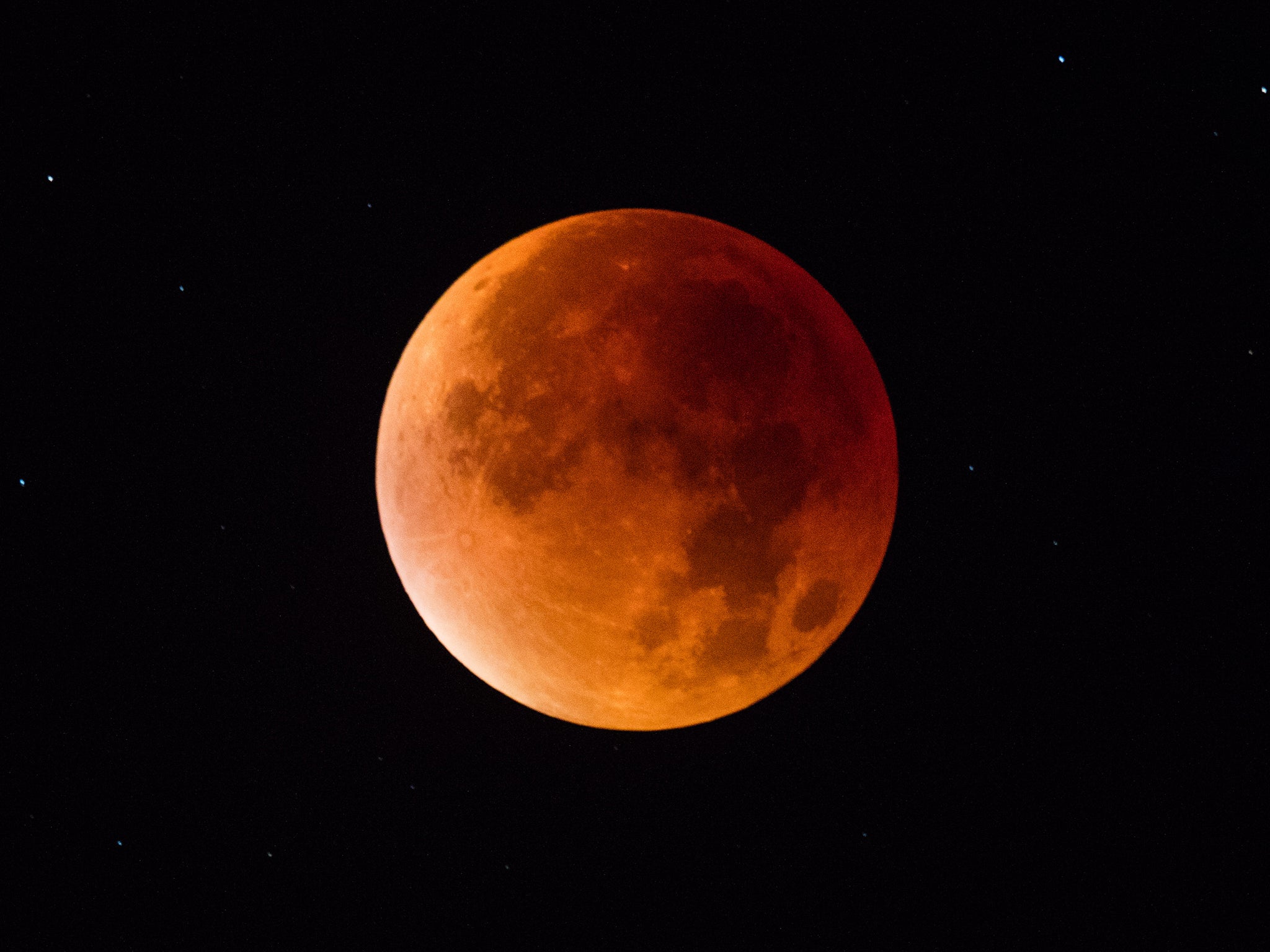 The moon enters the maximum eclipse in Glastonbury, England