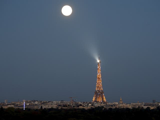 Lunar eclipse and Supermoon: stunning pictures from around the world ...