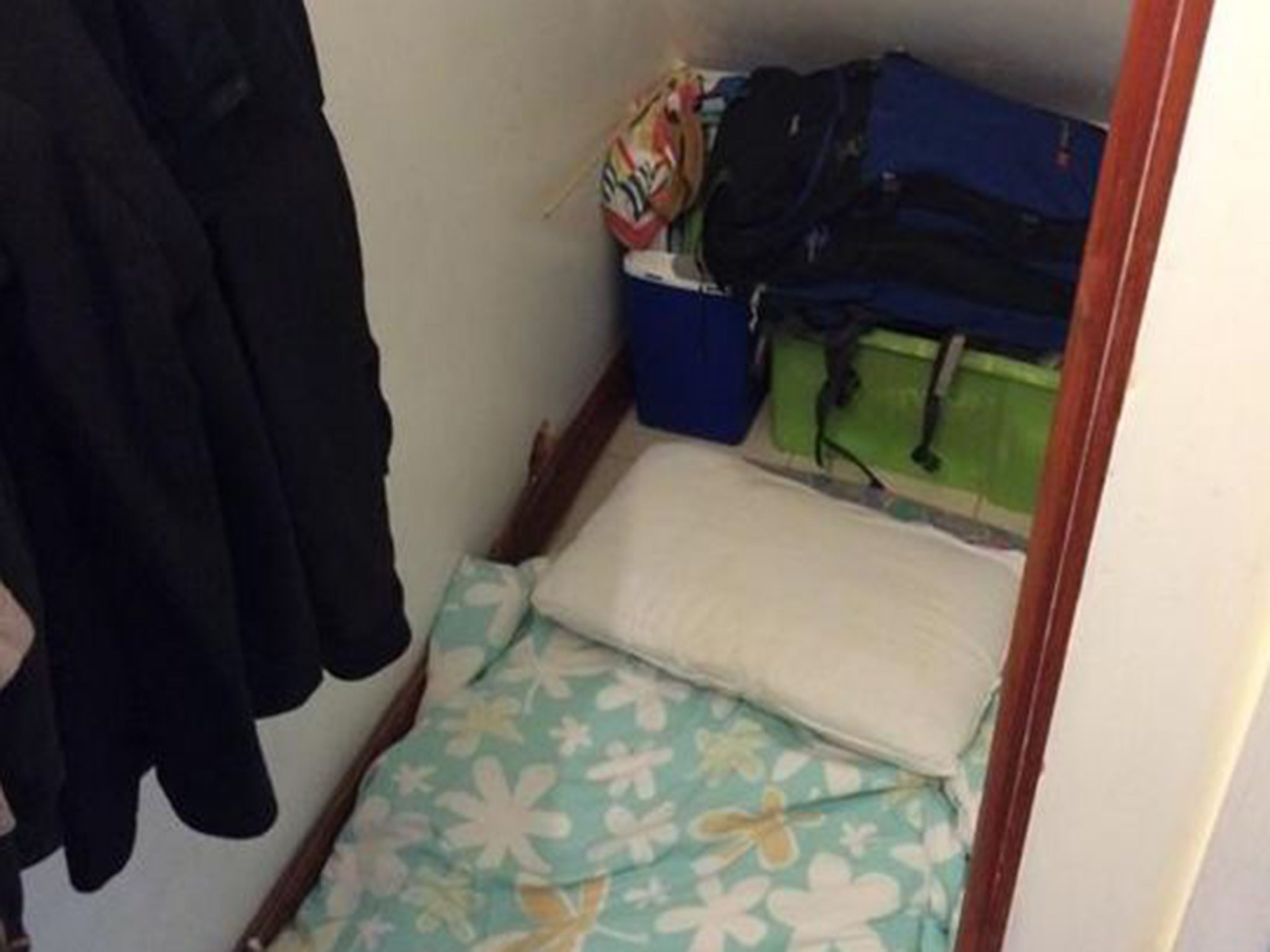 This glorified mattress was being advertised for £500 a month (Picture: Alex Lomax/Twitter)
