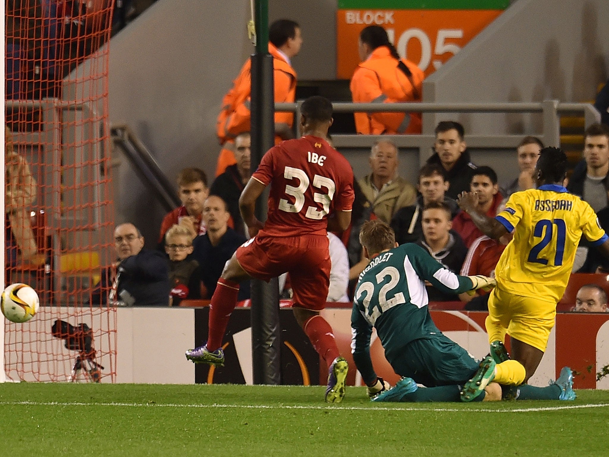 Ebenezer Assifuah scores the equaliser for FC Sion against Liverpool