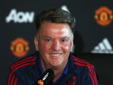 Manchester United 'must give Van Gaal time'
