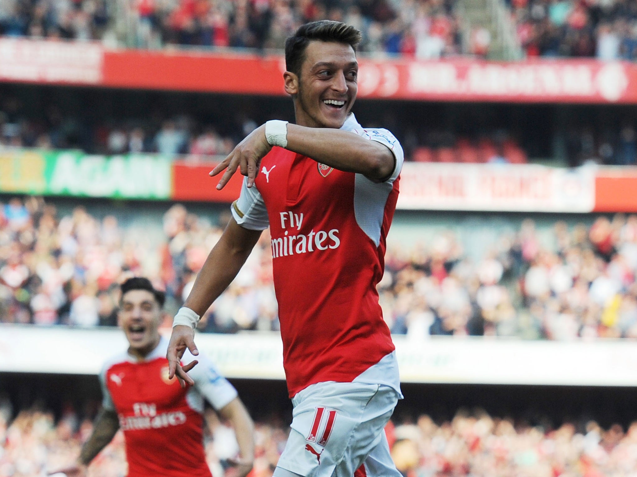 Mesut Ozil celebrates his goal
