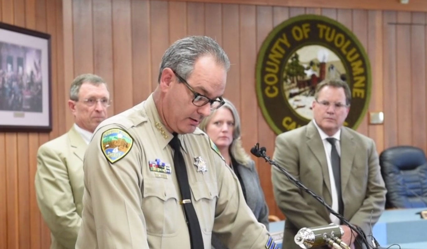 Tuolumne county sheriff Jim Mele announces the foiled shooting plot to press and parents