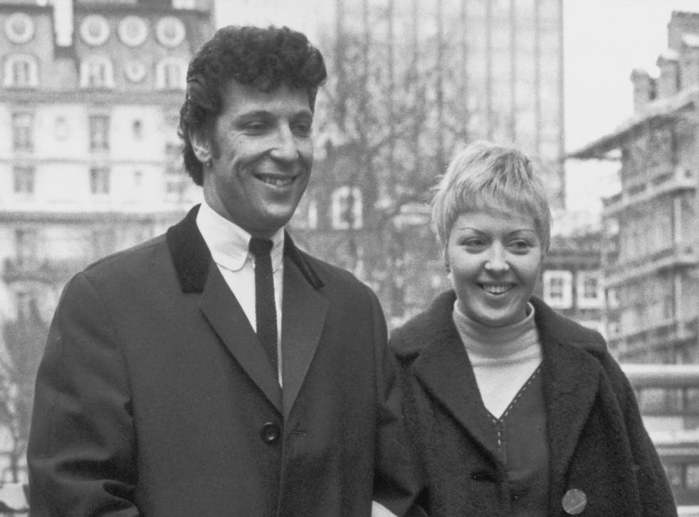Tom Jones and his wife Linda in 1965