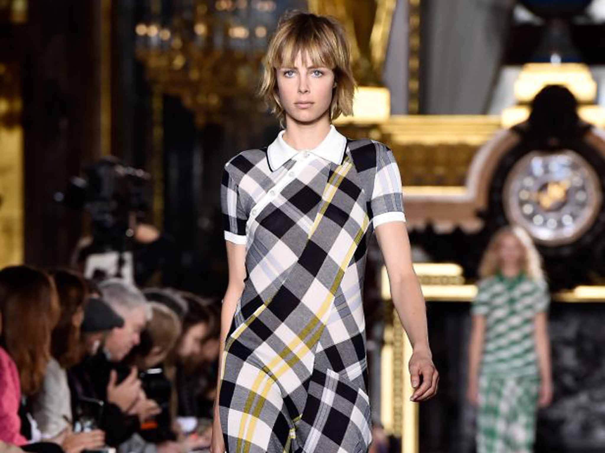 Celine brings rock music element into Hollywood fashion show
