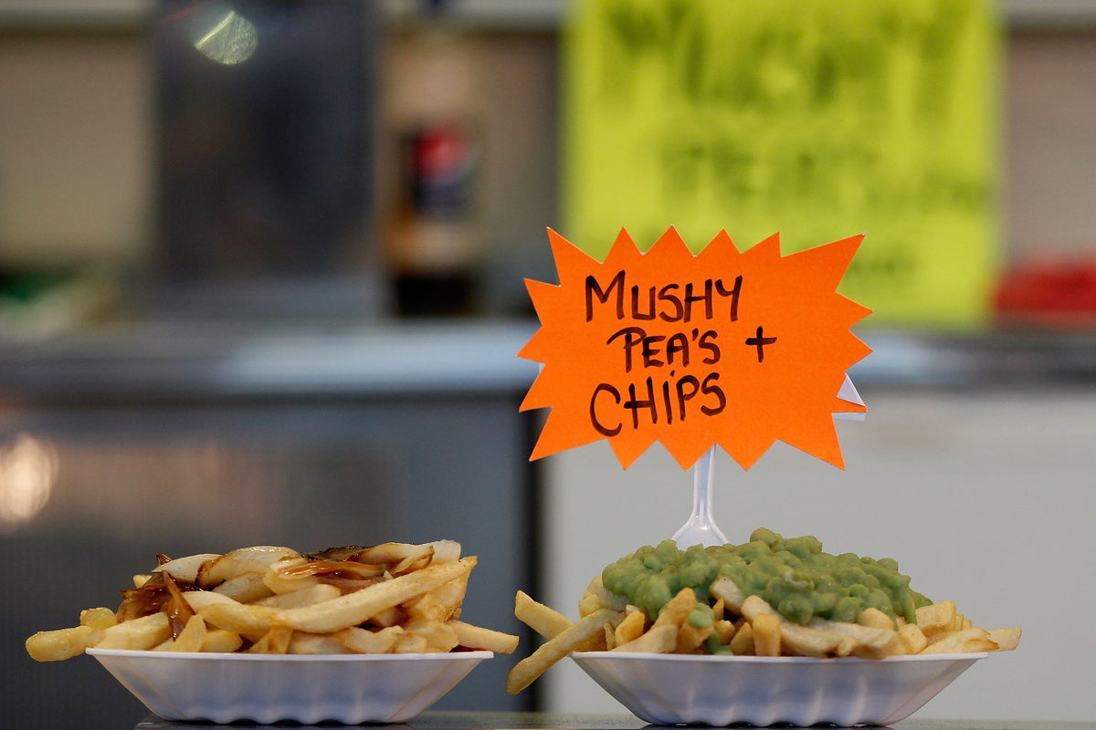 https://static.independent.co.uk/s3fs-public/thumbnails/image/2015/10/06/11/mushy-peas.jpg?width=1200&height=800&crop=1200:800