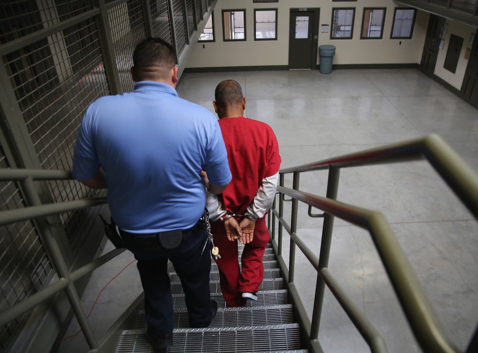 6,000 prisoners to be released early from federal prison The