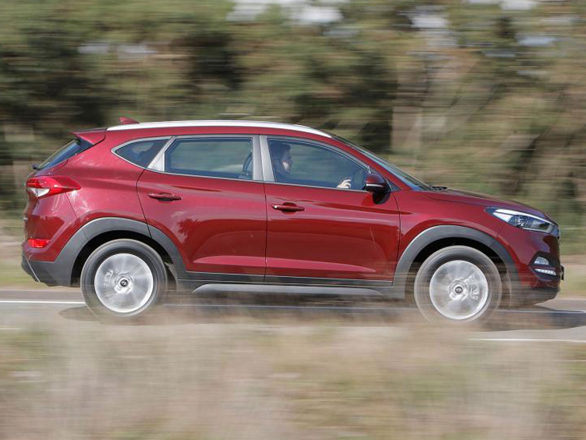 The Tucson is very manoeuvrable in town and composed around bends on the open road