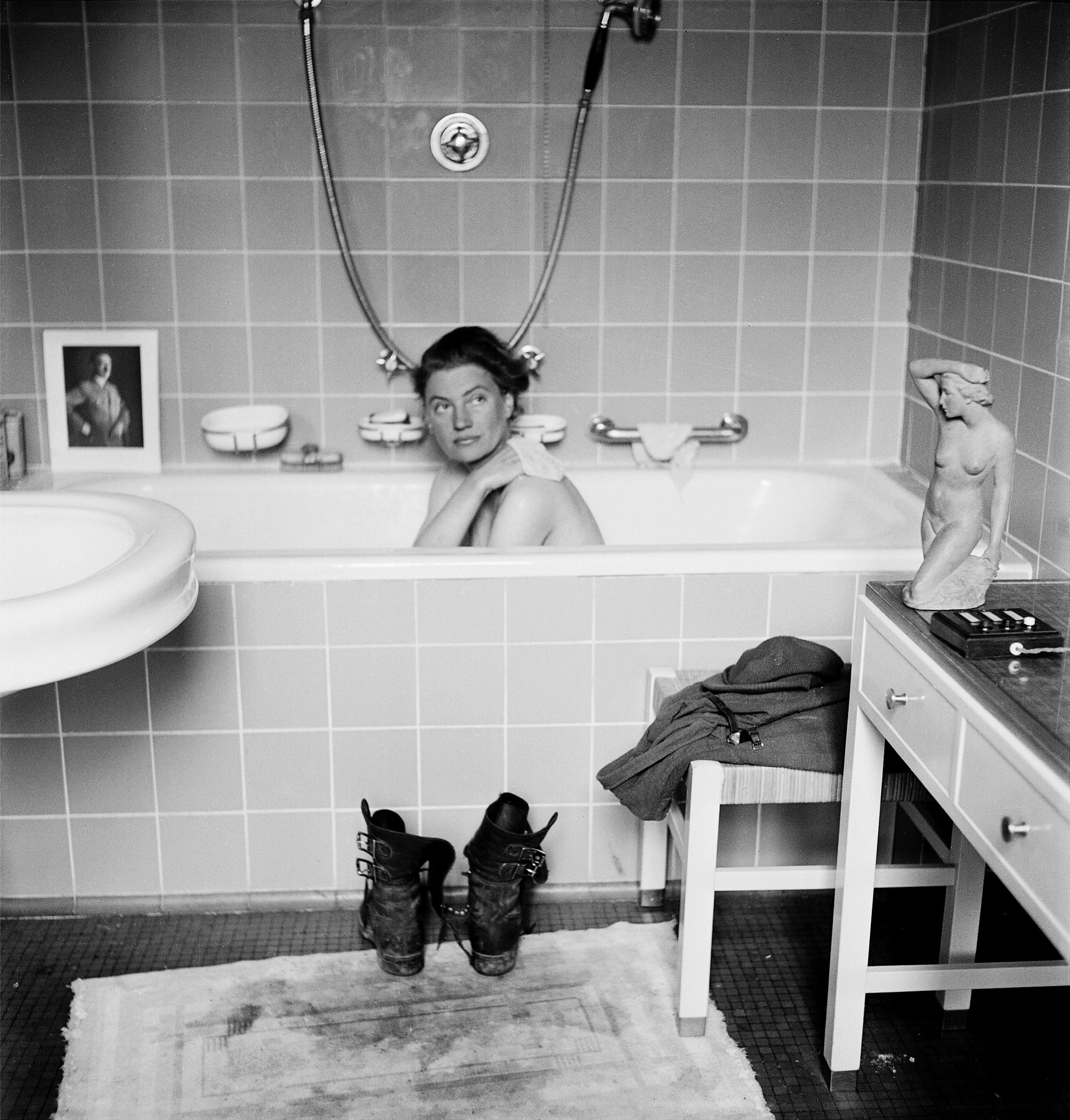 Lee Miller in Hitler's bathtub, Hitler's apartment, Munich, Germany 1945