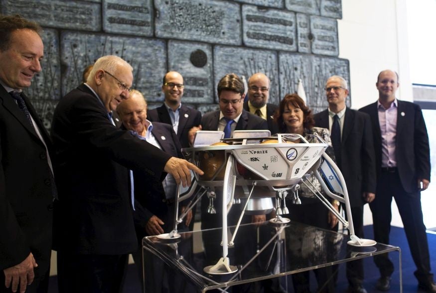 The probe could become the first privately-funded craft to land on the Moon