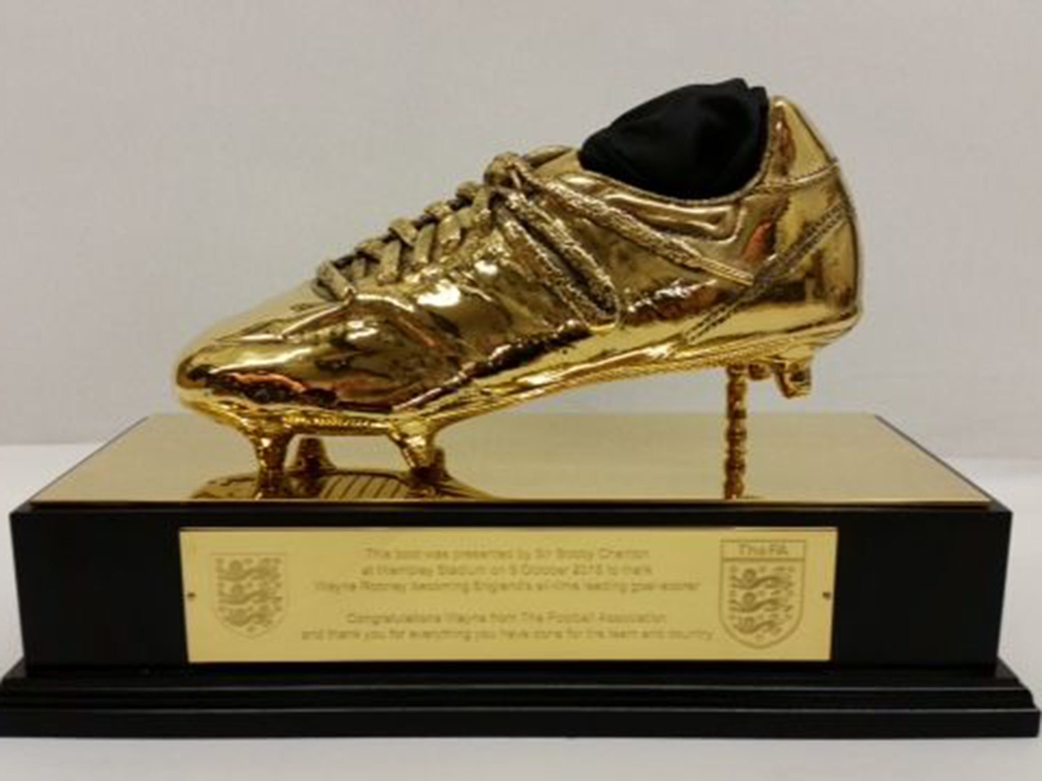 The golden boot that will be presented to Wayne Rooney