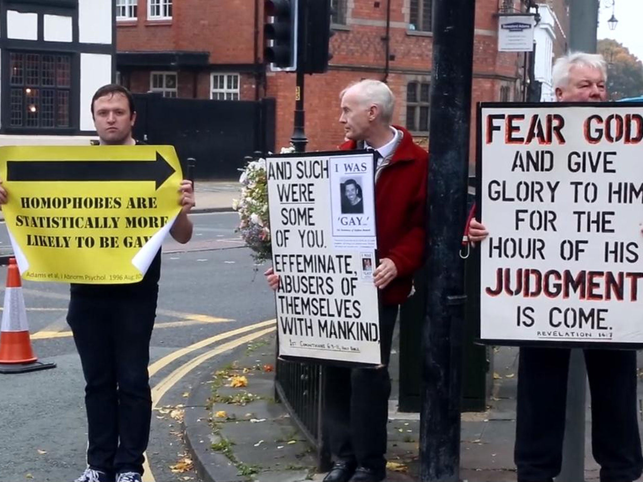 Man Takes On Christian Protesters At Lgbt Pride March With Silent Protest The Independent