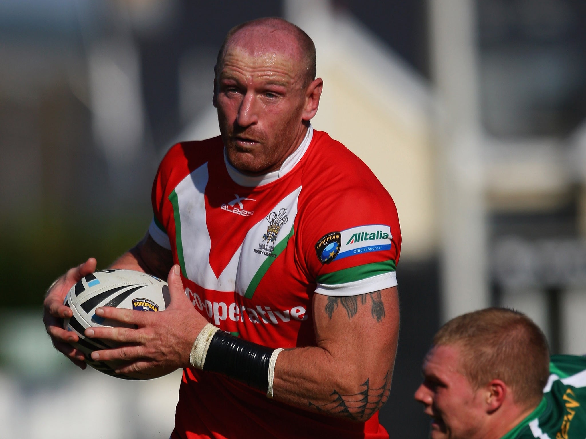 Gareth Thomas playing rugby league for Wales