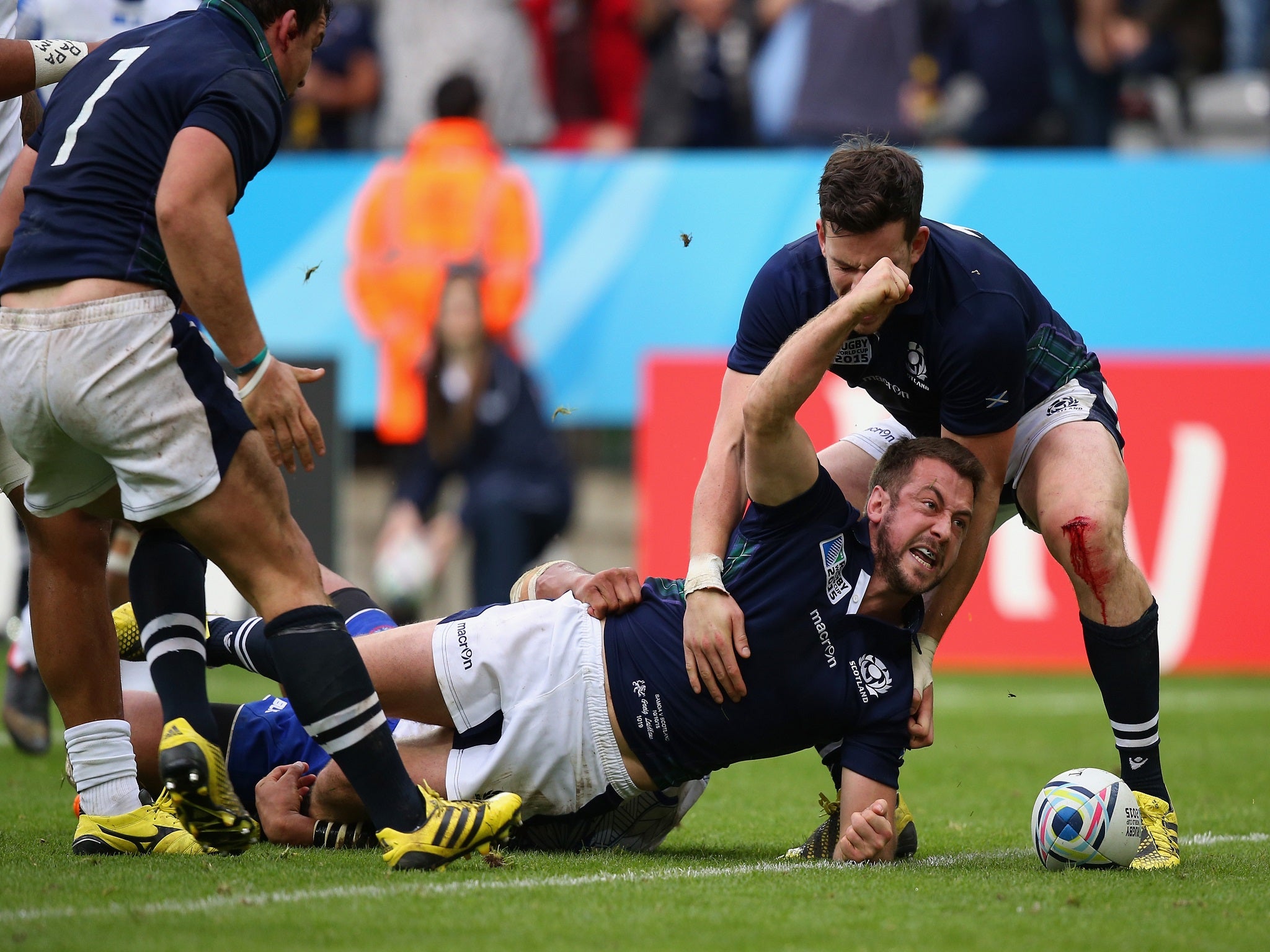 Greig Laidlaw scores the winning try against Samoa