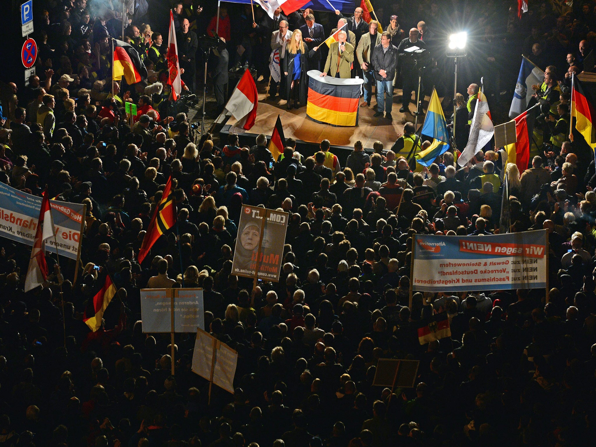 Police put the number of protesters in Erfurt at 5000 and the number of counter-protesters at 800