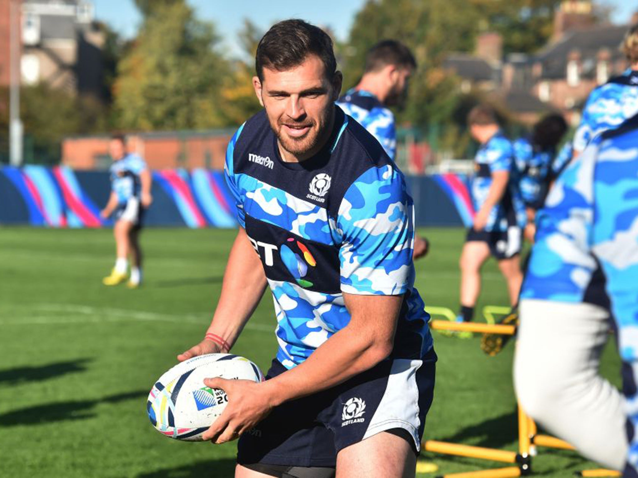 The winger Sean Lamont has a warning for Australia about taking Scotland lightly