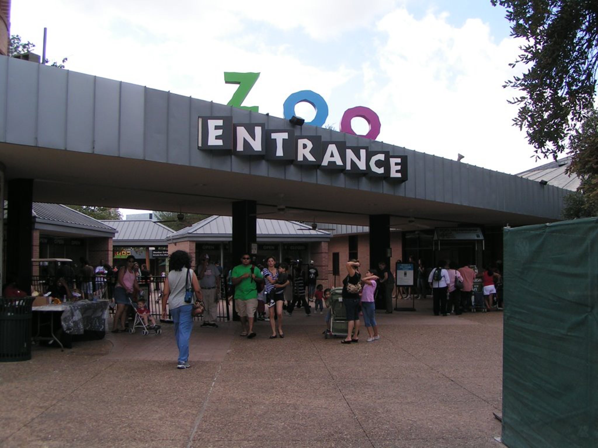 Houston Zoo has lifted its firearms ban