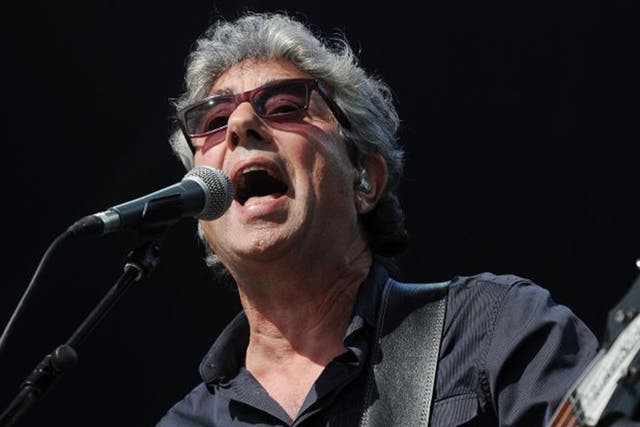 Graham Gouldman supports a return to traditional two-writer partnerships