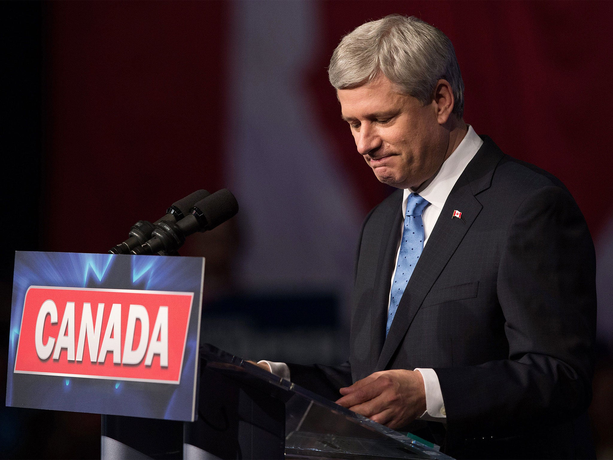 Stephen Harper addresses supporters after his defeat to Trudeau