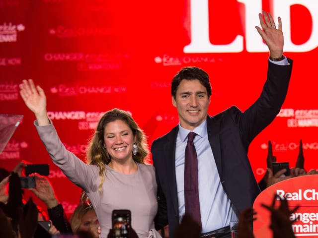 Liberal Party leader Justin Trudeau celebrates with his wife Sophie after winning the Canadian general elections