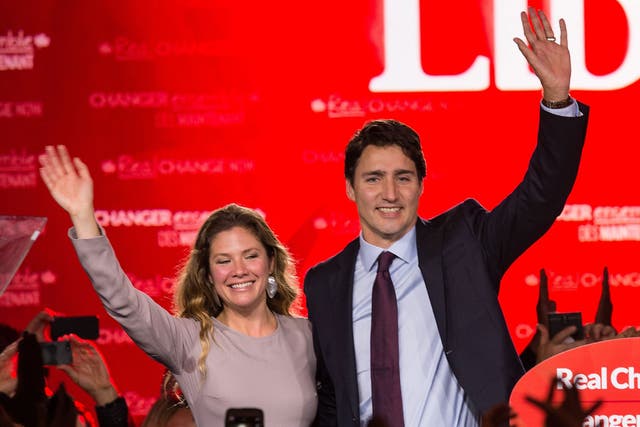 Liberal Party leader Justin Trudeau celebrates with his wife Sophie after winning the Canadian general elections