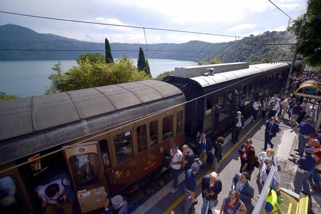The train arrives at Castel Gandolfo