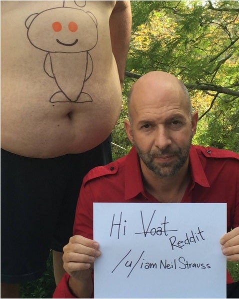 Writer and journalist Neil Strauss poses as verification for his Reddit AMA.