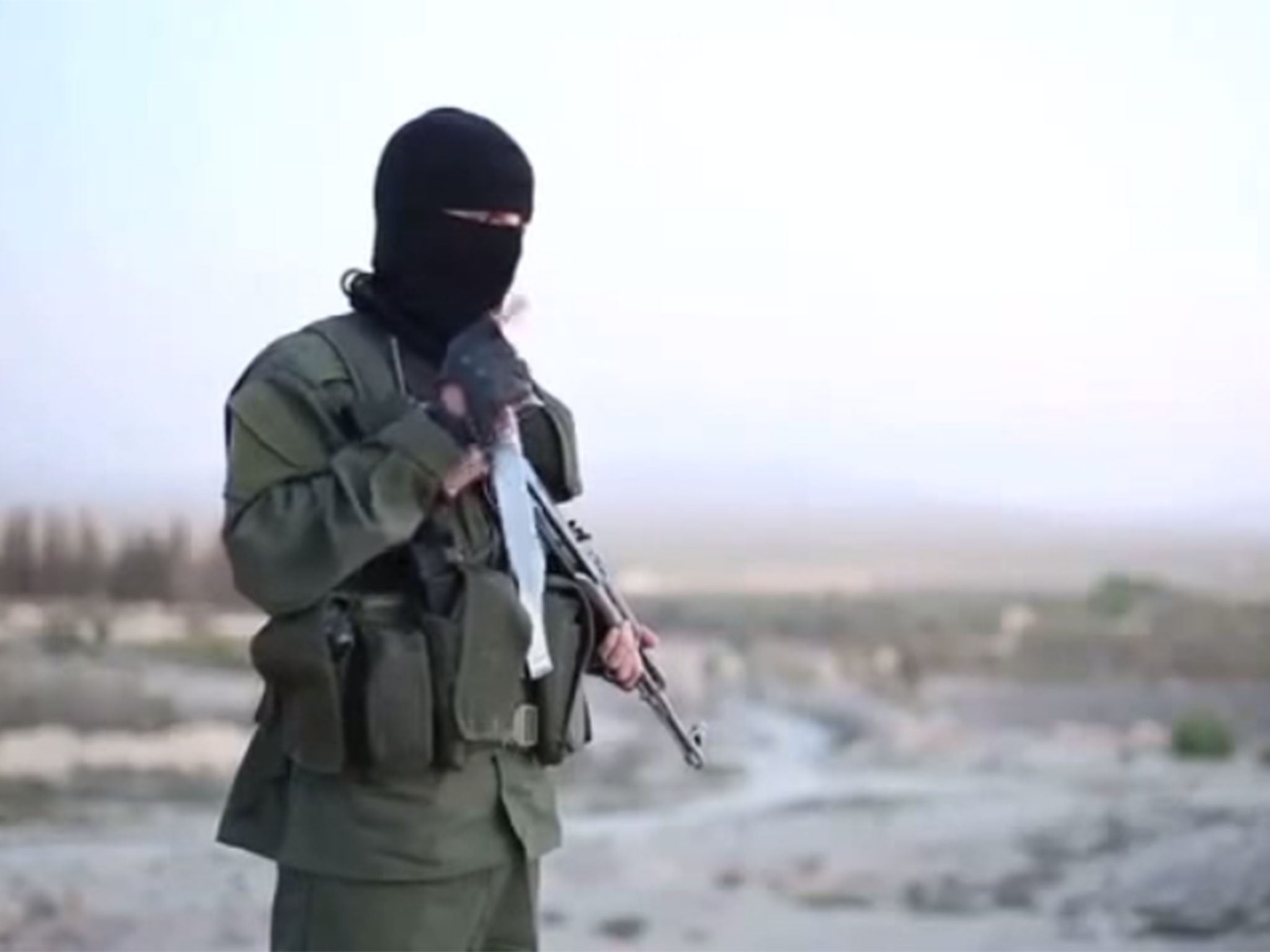 Isis militant appears in video speaking fluent Hebrew, threatening Israel