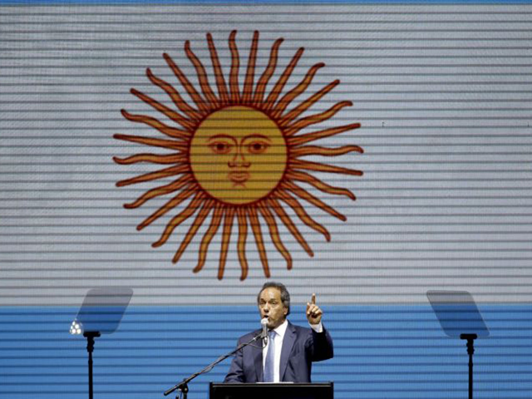 &#13;
Daniel Scioli talks to supporters at his closing campaign rally in Buenos Aires&#13;