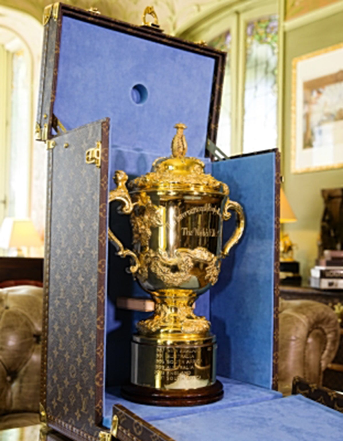 Eales will carry out the Webb Ellis Cup at Twickenham