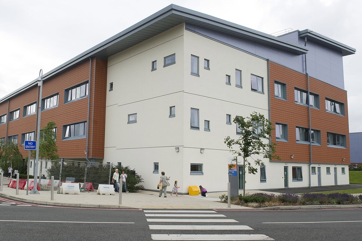 Married doctor admits to having sex with nurse while patient was under anaesthetic