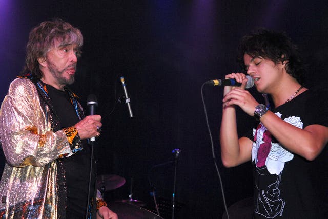 Dramatic recitations: Murphy, left, on stage with Jamie Cullum in London, 2007