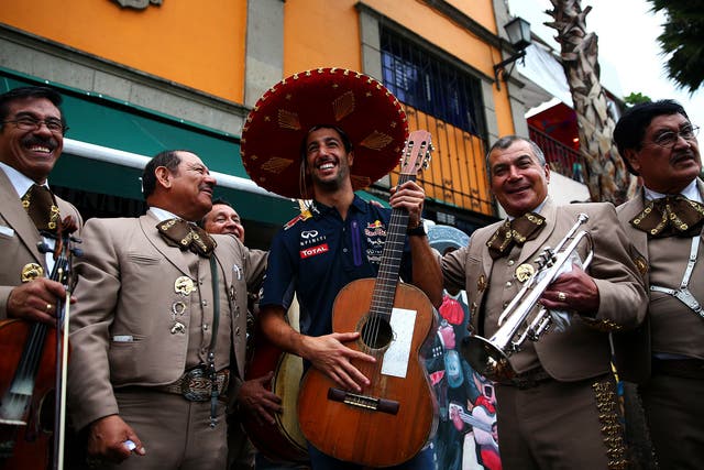 Daniel Ricciardo with a mariachi band