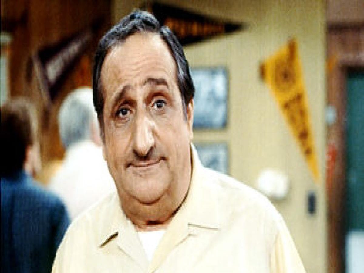 Happy Days star Al Molinaro dies aged 96 | The Independent | The Independent