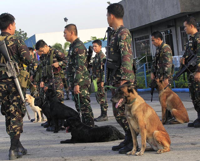 Filippino soldiers preparing to rescue hostages (file photo). Abu Sayyaf have turned to kidnappings in recent years as they receive little outside funding