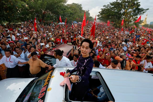 The opposition campaigner Aung San Suu Kyi, chairperson of National League for Democracy (NLD) party, is urging citizens to vote for change but avoid marginalising the losing party