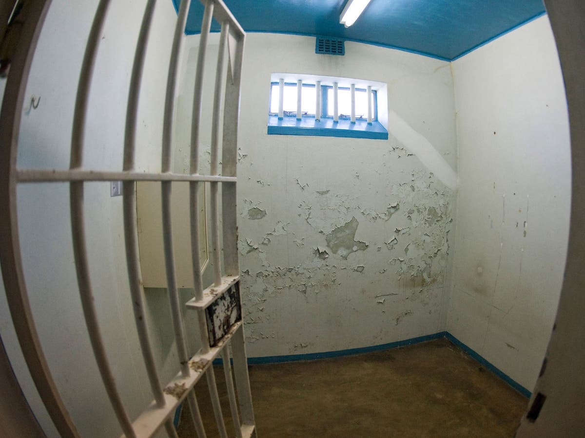Prisoners Being Left In Squalid Courtroom Cells By Private Escort Companies And Told They Have 