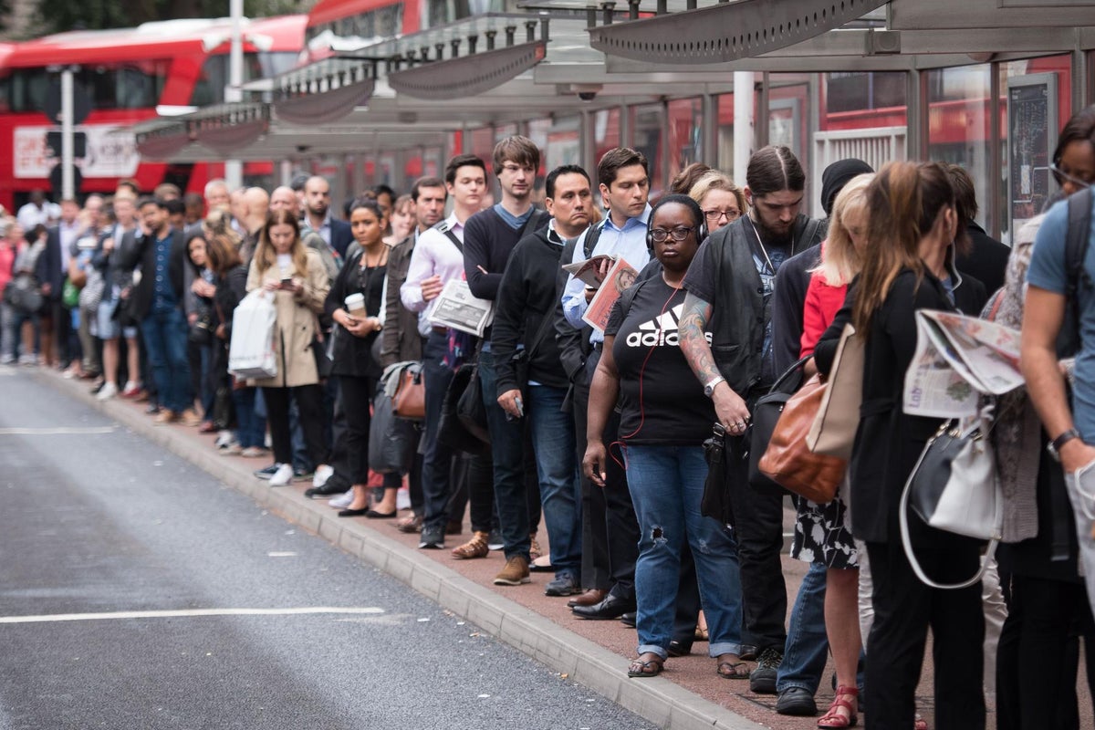 4 tips on how to choose the quickest queue | The Independent | The ...