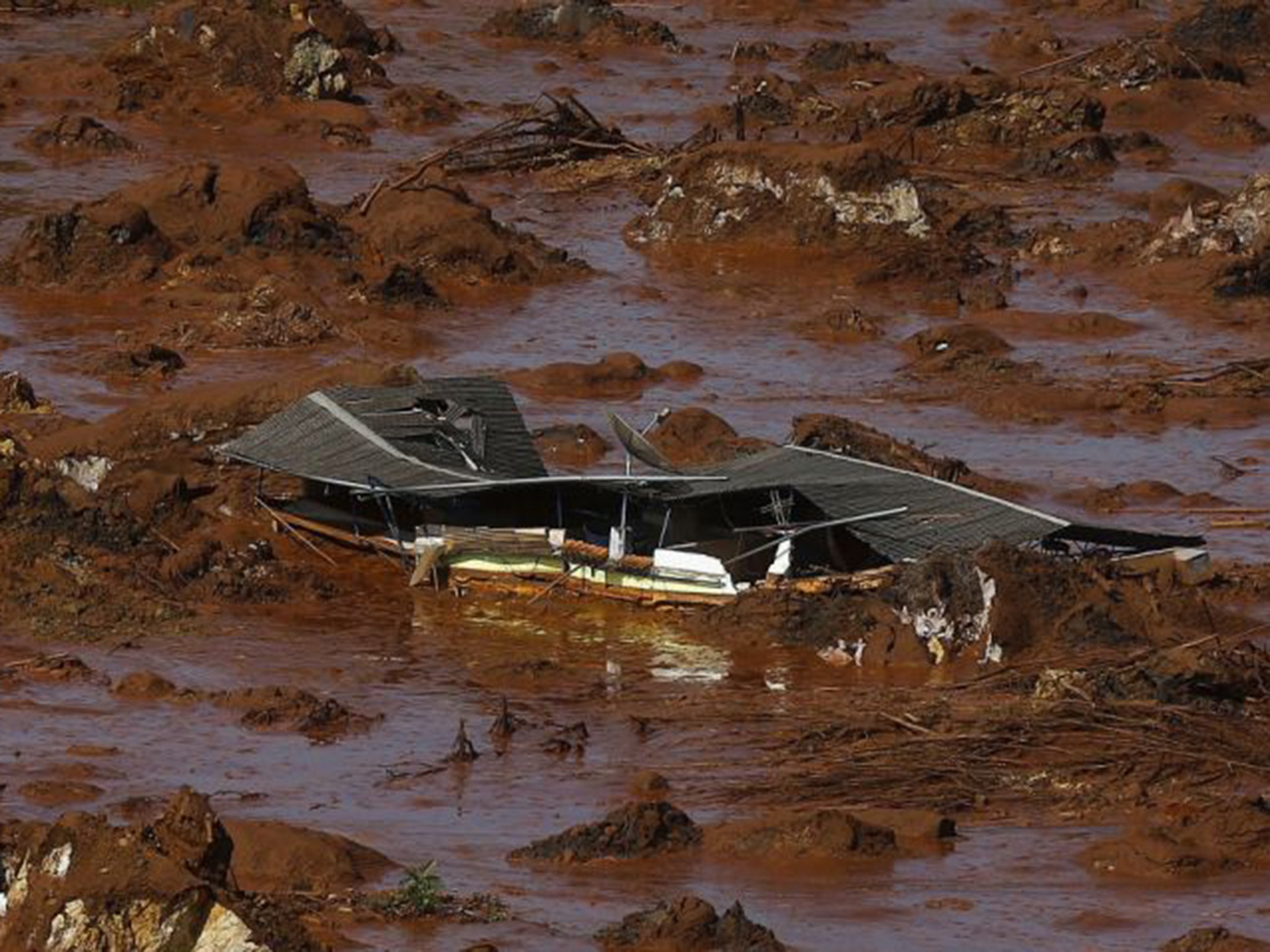 Debris of a house in the Bento Rodrigues district