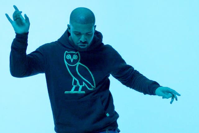Drake dancing to Hotline Bling