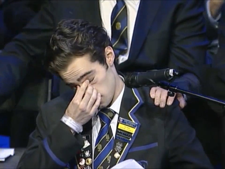 Head boy diagnosed with terminal cancer delivers emotional speech at prize-giving ceremony in New Zealand