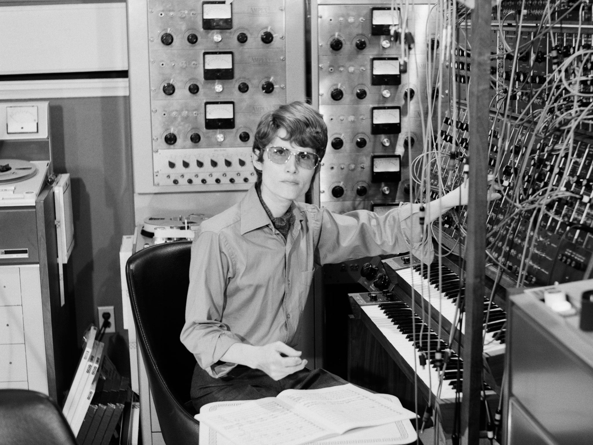 Carlos in 1972 at a keyboard and synthesiser she built