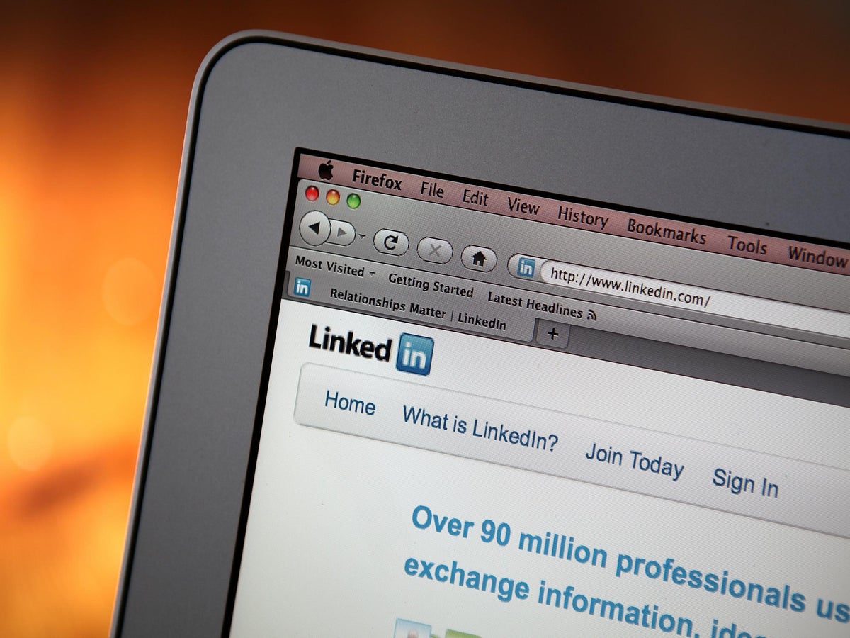 Hacker Selling 117 million LinkedIn Login Credentials